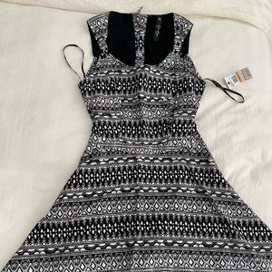 Jessica Simpson (NWT) - Skater Dress - Size S